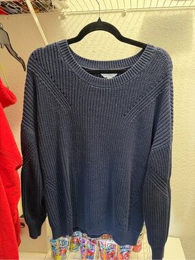 Time and Tru Navy Ribbed Crew Neck Sweater
